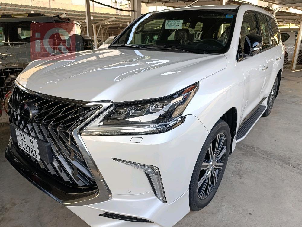 Lexus LX